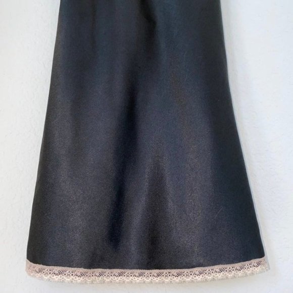 Satin Chantilly Lace Low Back Slip Black - Picture 4 of 9